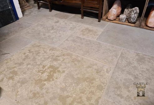 Castle Stone Yellow Antique Groot Wildverband Semi Honed vloertegels Living